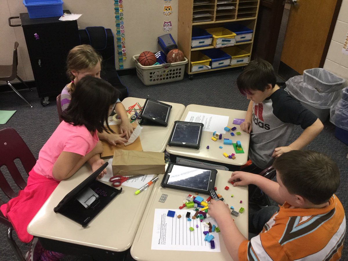groelle4th's tweet photo. Ss having fun working together creating structures that can hide/save their turkeys! #STEM https://t.co/934LrEGTe1
