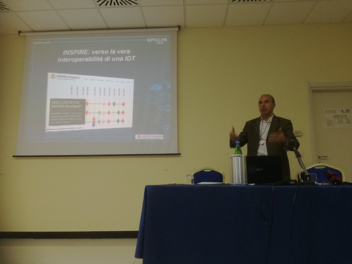 MasterGIS_Droni's tweet photo. #INSPIRE e l'interoperabilità delle #IDT. Fabio Vinci ad #ASITA2017 @ConferenzaASITA https://t.co/L5LHBM8S1q
