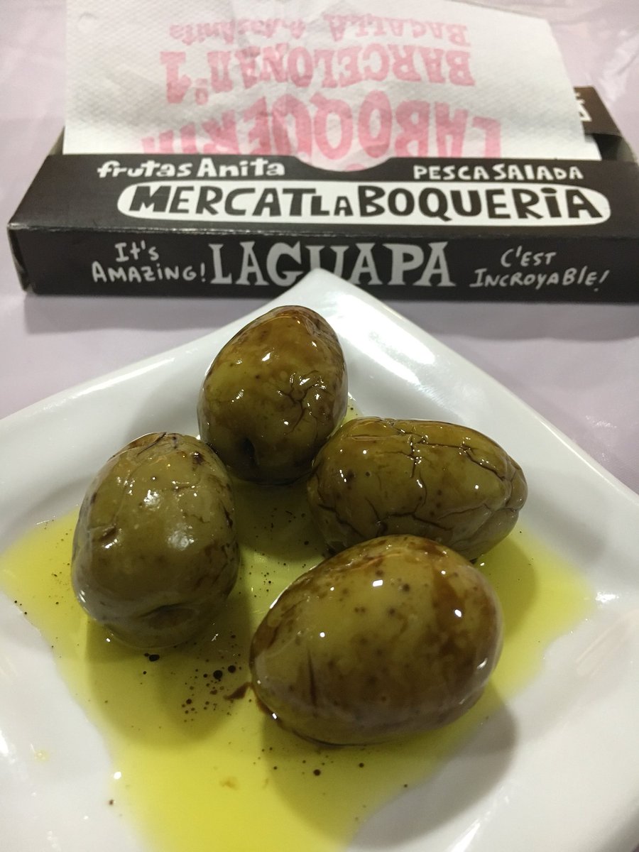 BlogHedonista's tweet photo. Degustación de #aove con #olivesfrancesc en el aula #gastronomica de #laboqueria #barcelona #ninou @oleumflumen  @mastarres #capdurdet #cerrosdeubeda @Torclum https://t.co/CYBQnOZ2Uy