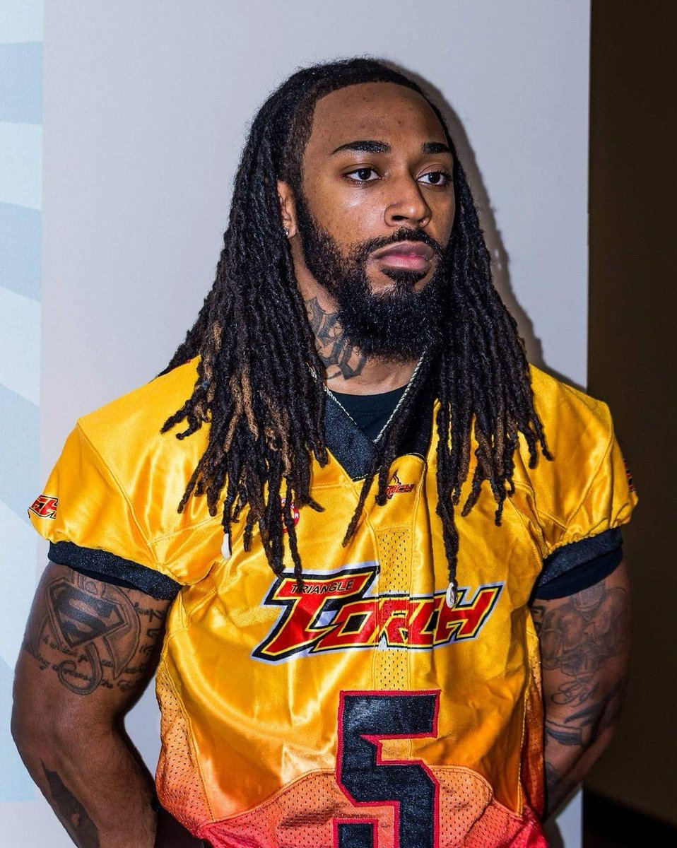 MrSuperSaiyan1's tweet photo. New jerseys #TriangleTorch💪🔥 https://t.co/b0K5RXIX4L