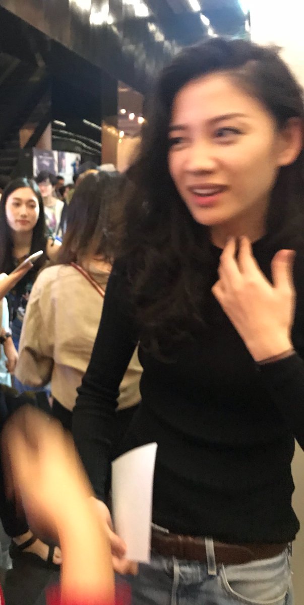 allmyinventions's tweet photo. she said that her throat hurts :( https://t.co/6elBhb73TF