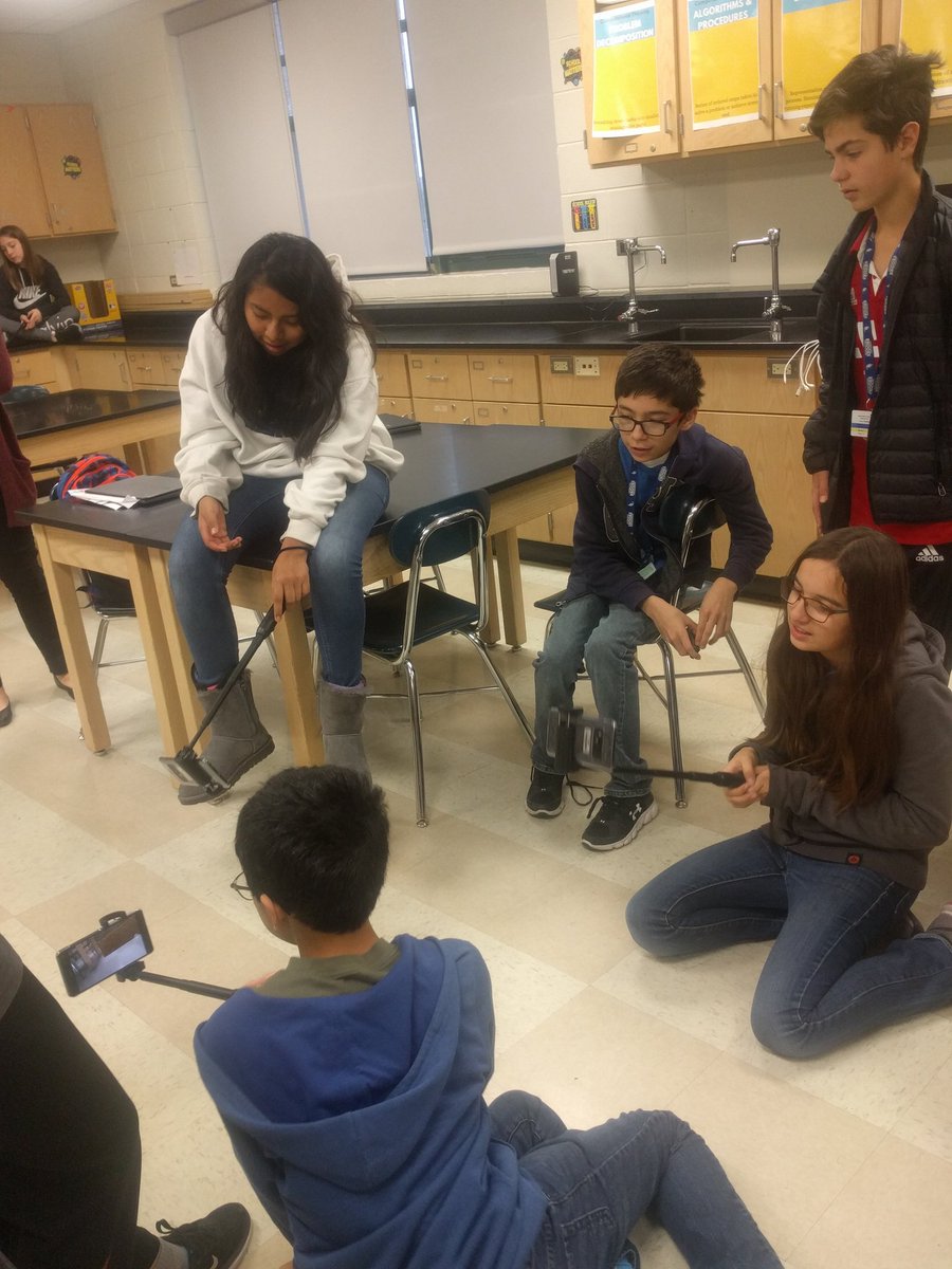 tpena0's tweet photo. Google AR Virtual fieldtrip to the solar system today! Team 7.2 is the best!  #bebrooks97@oakpark97 @GoogleForEdu https://t.co/UyBKkOfUh4