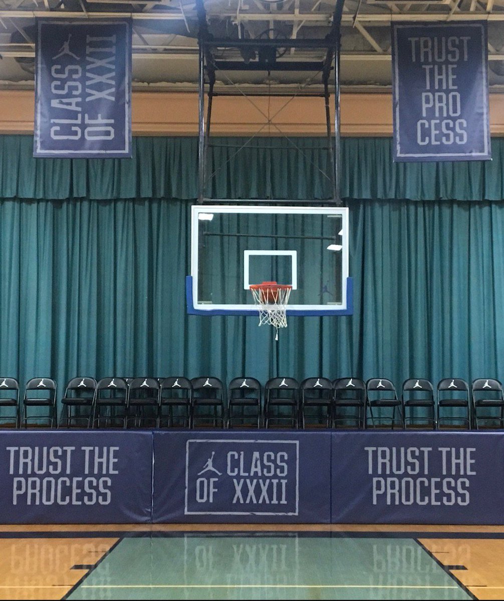 MsgrScanlanHS's tweet photo. Ready for the season! Thank you @Jumpman23 #ScanlanAthletics #MonsignorScanlanHighSchool #MsgrScanlanHs #Scanaln #JordanBrand https://t.co/hqNiUyqluq