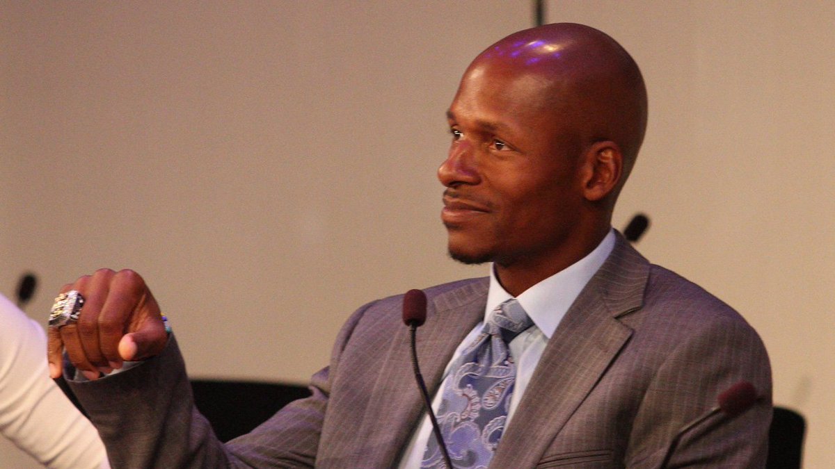 .@MiamiHEAT great Ray Allen tells court he was 'catfished'  bit.ly/2hS13VA?utm_so… https://t.co/w2f5qsYiQR