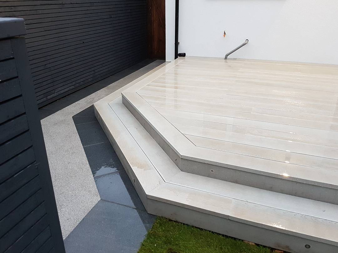 Adsungroup's tweet photo. #millboard #decking , grey #granite #paving and grey #resinbound #barbeque area with #bespoke #timber #screening completed in #Totteridge 
@Millboard_UK https://t.co/st799DcT4r