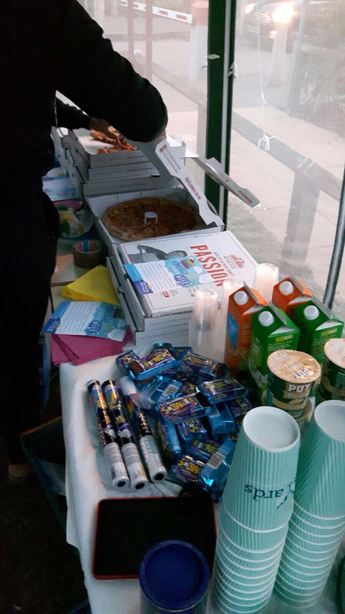 StudentEnergyP's tweet photo. Attention @ARUenvironment students! We’ve got a fire dancer, hot chocolates and free @PapaJohnsUK pizza! 🔥🍕 Come down to the Chelmsford Student Village to get involved. #ARUEnergyWeek https://t.co/kAS2Cq1VWb