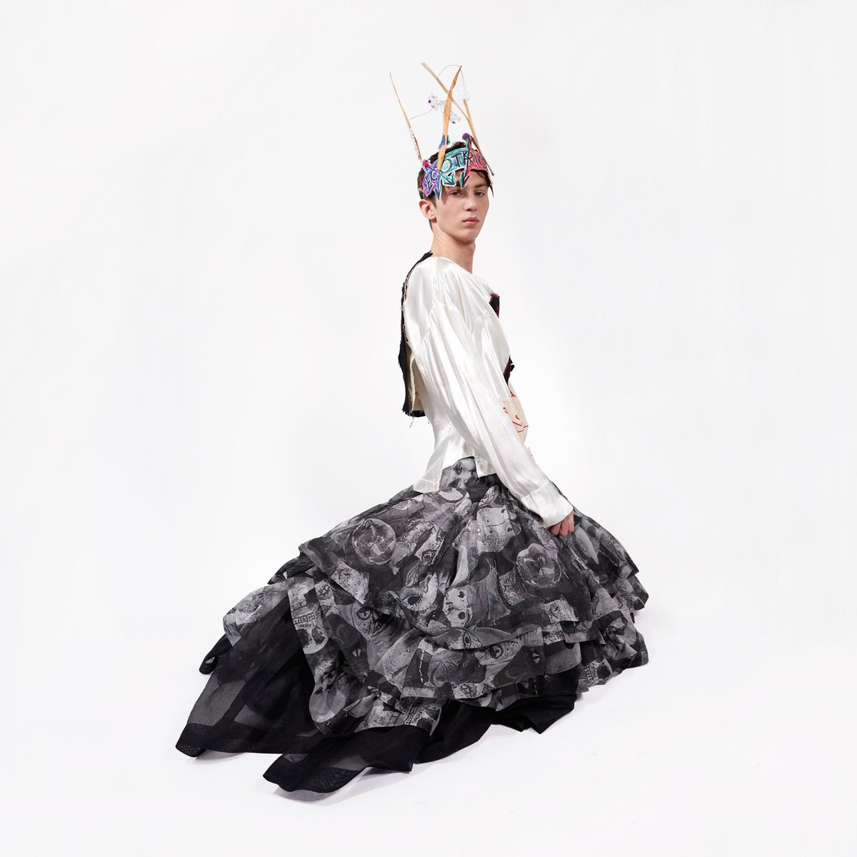 the_DopeFactory's tweet photo. Punk Couture at its best: Vivienne Westwood Printed Puffball Dress: https://t.co/dQ094PY5AB
#dope #dopefactory #viviennewestwood #couture #punk #puffball #dress https://t.co/o4L64mlLyG