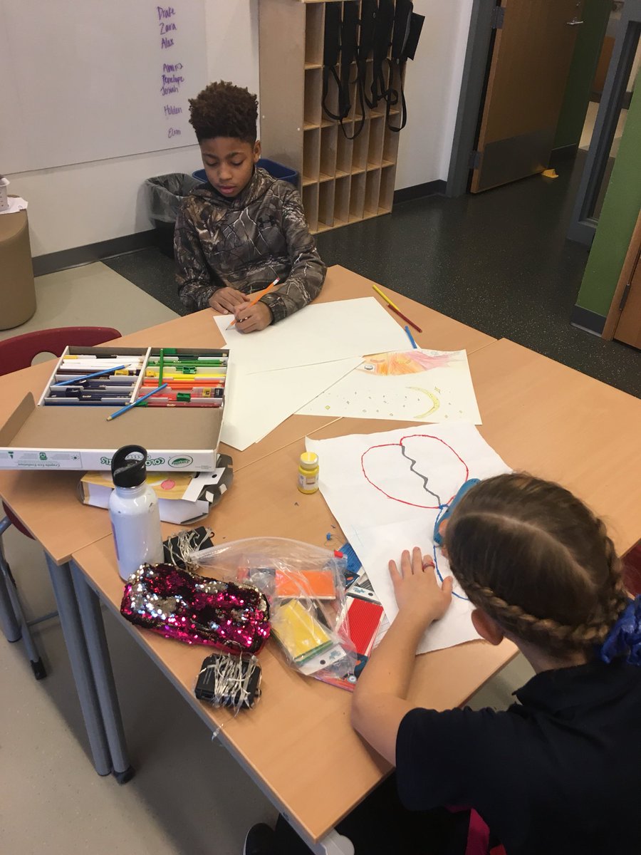 heatherprekop's tweet photo. HWEO- Ss expressing themselves through sketching, 3D art, light dancing, paper mache, creating music with his dad’s DJ set, etc! 16 individual projects and Ss constantly asking for time to work on them! #GWAchicago https://t.co/69CKLVj3v7