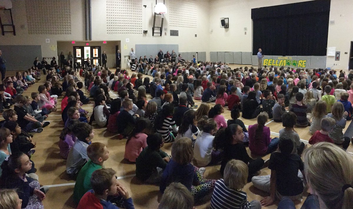 MissPuddicombe's tweet photo. FIRST Character Trait Assembly of the year!!! #PrimaryDivision #GreenLeaf #KindnessTree #EarnALeaf https://t.co/Fw2Go08JpL