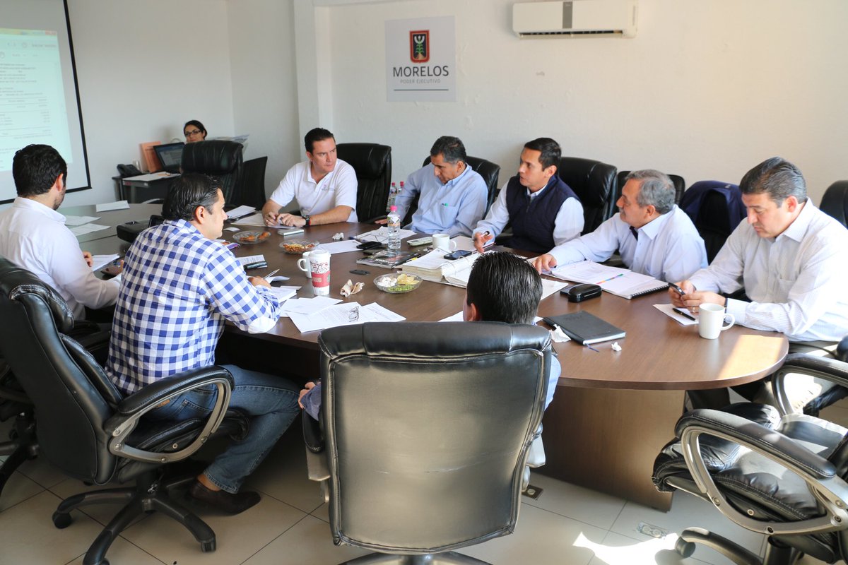 SDEyT_Morelos's tweet photo. En la 10ma. primera sesión del #FIFODEPI presentan proyectos productivos integrales para el impulso y competitividad de #Morelos a través de programas de apoyo a MiPyMEs. https://t.co/xRZRkFkOah
