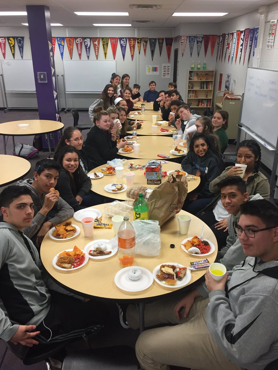 AVID Family Thanksgiving!