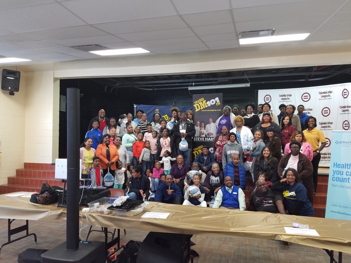 Juanitamdean's tweet photo. @ColaUrbanLeague @TheCaptain_03 The Big DM/Steve Harvey Turkey Give Away with the Columbia Urban League and City of Columbia! What fun!!! https://t.co/LOB5y4Ea5a