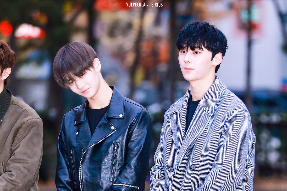 VULwithSirius's tweet photo. 171117 뮤뱅 출근 HD
📸

#배진영 #황민현 #년딥 #워나원 #baejinyoung #hwangminhyun #hwangdeep #wannaone https://t.co/Gt0Il1lf21
