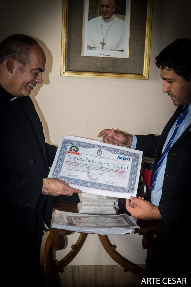 Entrega del Premio Padre Mugica a Monseñor <a href="/karcher_karcher/">Guillermo Karcher</a> muchas gracias por el honor de haberle conocido personalmente estimado amigo.