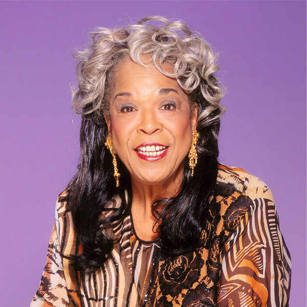 ShowbizPlug's tweet photo. #PlugNews Della Reese, the noted singer who starred in ‘Harlem Nights’, dozens of TV series and eventually the hit ‘Touched By an Angel’, passed away on Sunday evening.
She was 86-years-old.
May her soul rest in perfect peace! https://t.co/q6BfmypRgm