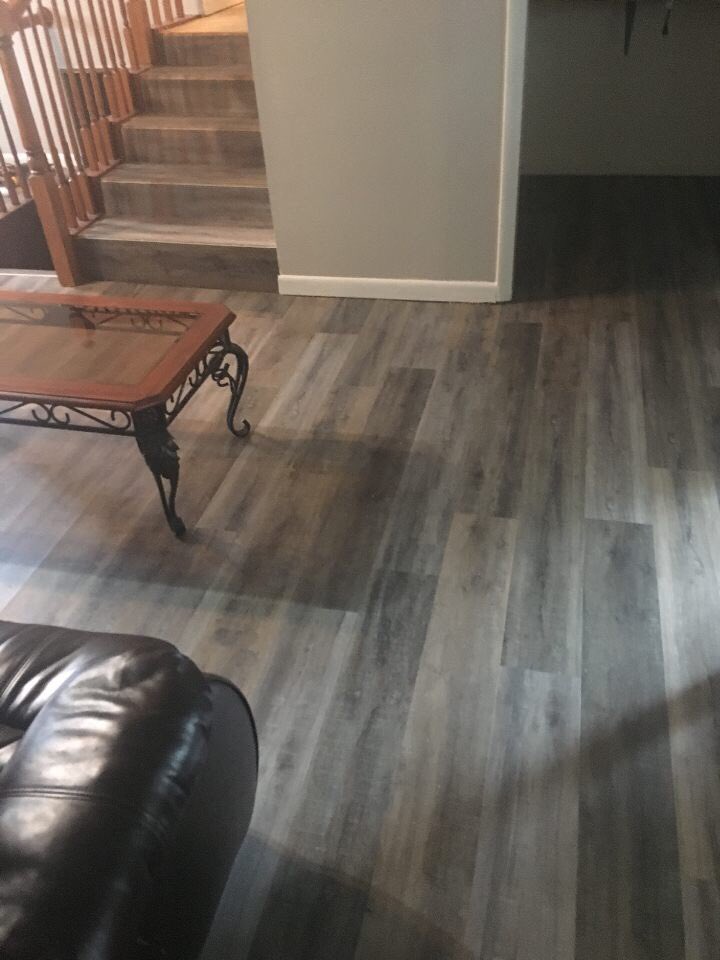 TedFloorsbeyond's tweet image. Checking on a job. Installation of @MohawkFlooring #SolidTech in Variations Silhouette. Looking good!