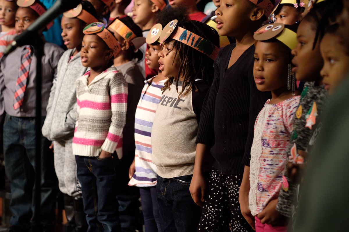 First grade scholars celebrate Thanksgiving with a concert. #SCSDsuccess #scsdgivesthanks <a href="/SyracuseSchools/">Syracuse City School</a> #SCSDspirit