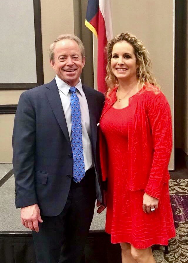DallasGOP's tweet photo. A packed house of #DallasGOP Precinct Chairs voted by acclamation for @MissyShorey as new @DallasGOP Chair--and 1st woman to hold this office! #TurnDallasRed #txlege https://t.co/XuUamog6VW