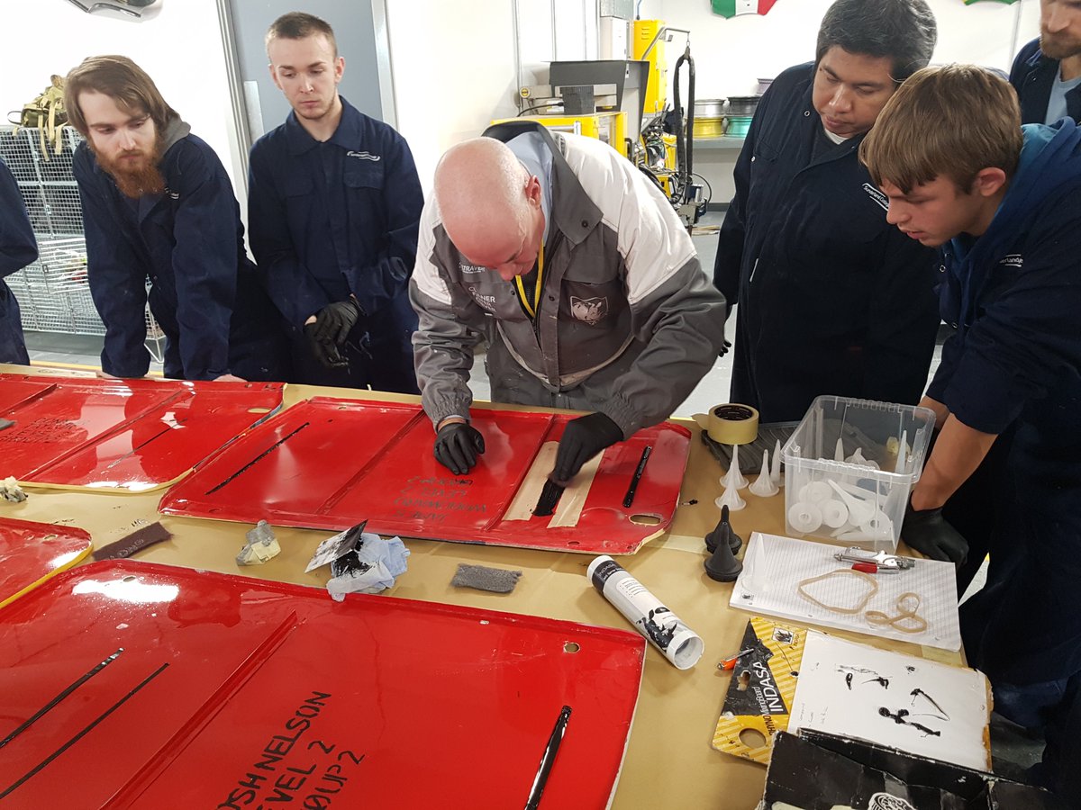 _CityGarage's tweet photo. Pat Piggott from #INDASA Abrasives delivered a master class on spray sealers to the Accident Repair Paint students today.  Big thanks to Pat and #INDASA for their continued support. #itsyourturn #Sunderlandcollege https://t.co/nvoCaE1pdv
