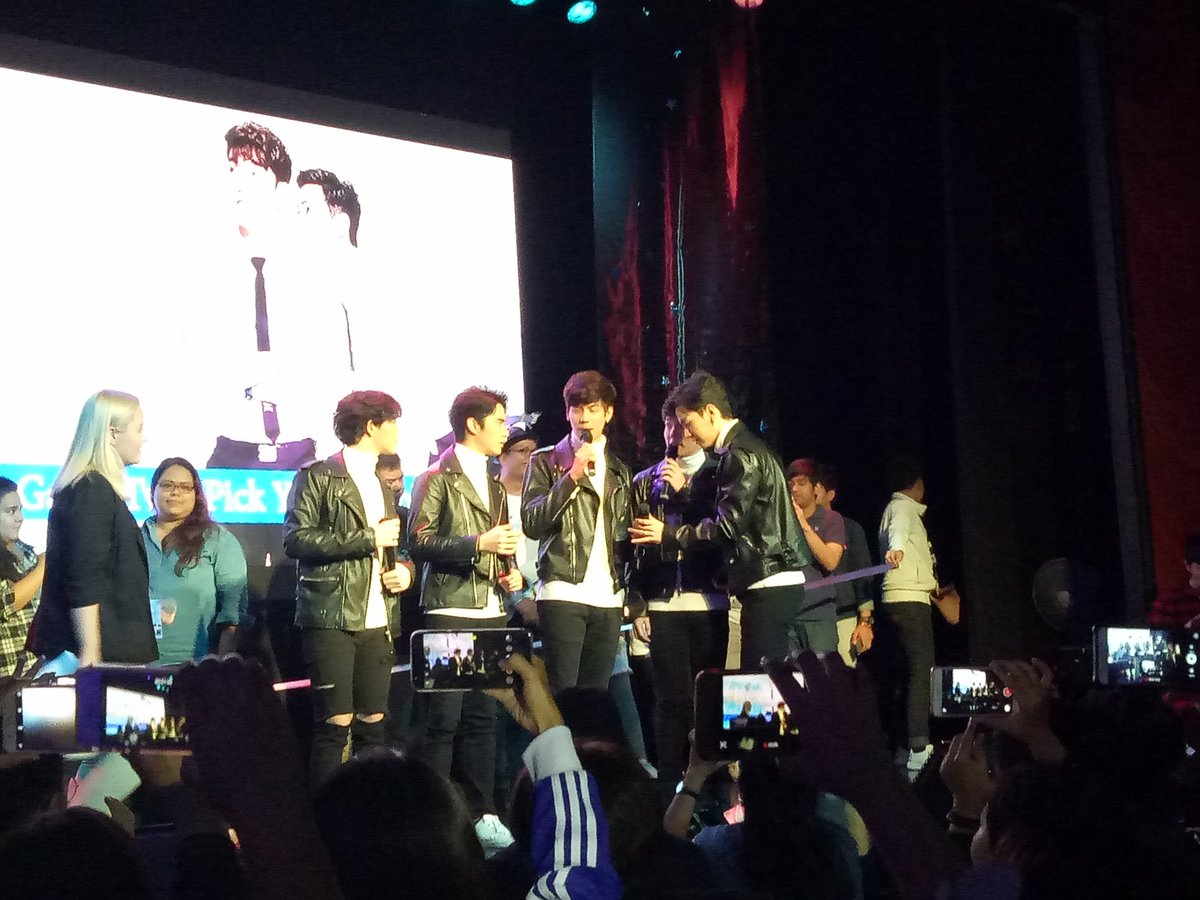OhohDharyll's tweet photo. Sawadeeekaaaa 👬👬 #6MoonsOverManila #2MoonsPH #2MoonsOverManila #2Moonstheseries
@tae_darvid @Tee_Jaruji @basjtr @CTR2DAB @gxxod4 @kimmon https://t.co/zo8qPHaiJw