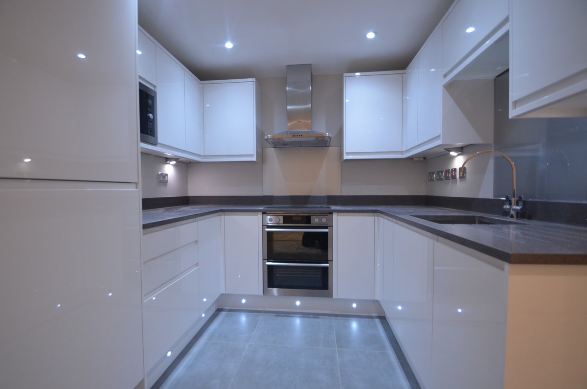 HuntersEaling's tweet photo. NEW INSTRUCTION ALERT
STUNNING TWO BED TWO BATH APARTMENT FOR SALE IN FARNHAM COMMON
https://t.co/gagbC7cocF
#hunters #sales #Farnham #apartment #property #newlyconverted #SL2 #flat https://t.co/MKgX1utqvz