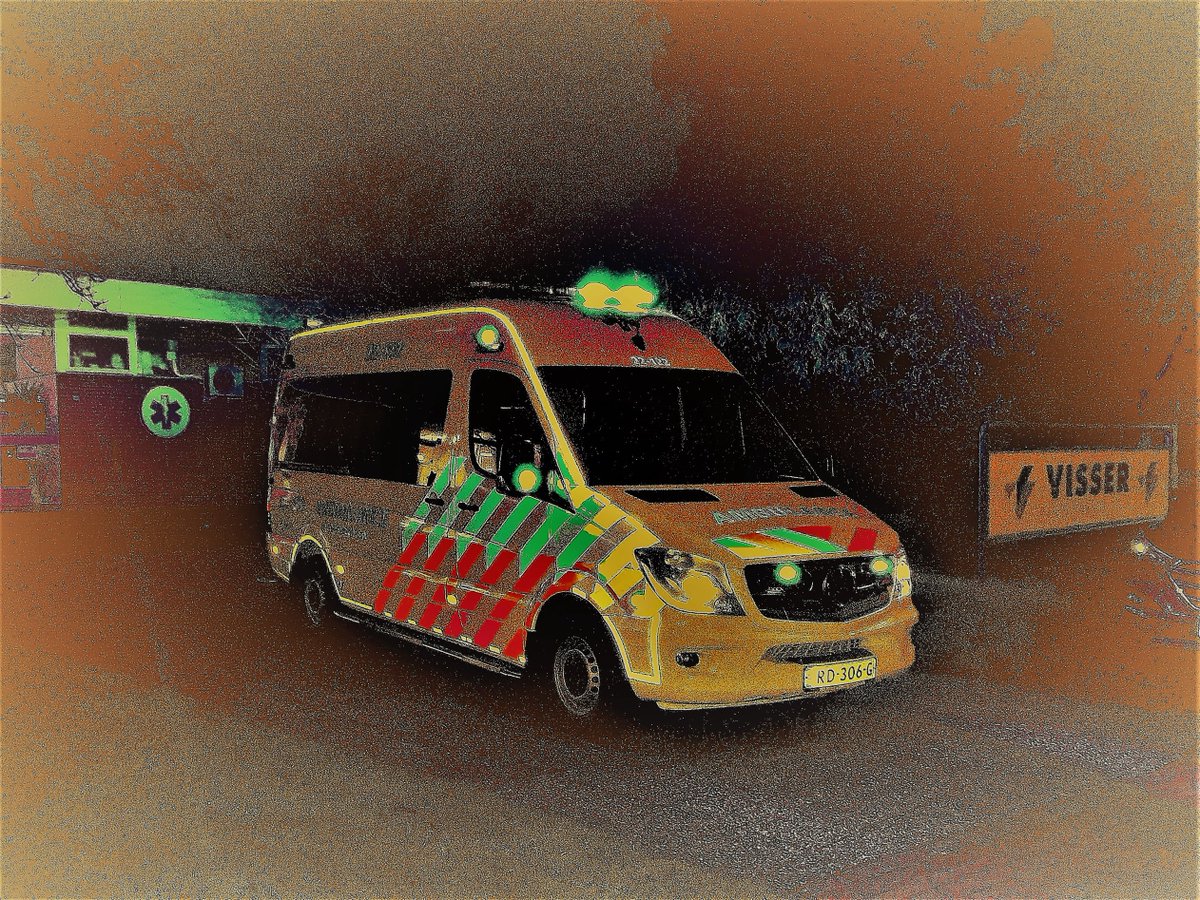 Vanmorgen in alle vroegte vetrokken naar GGD Brabant Zuidoost, het laatste voertuig uit een serie van 2017. #ambulance bouwen is #kunst