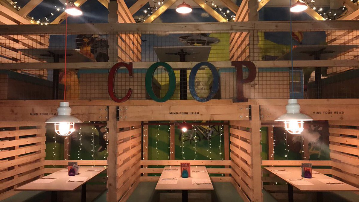 sparklandshine's tweet photo. Loving @YardandCoopLiv the best chickkkkken in the city #Scouse https://t.co/b8AuSQHclr