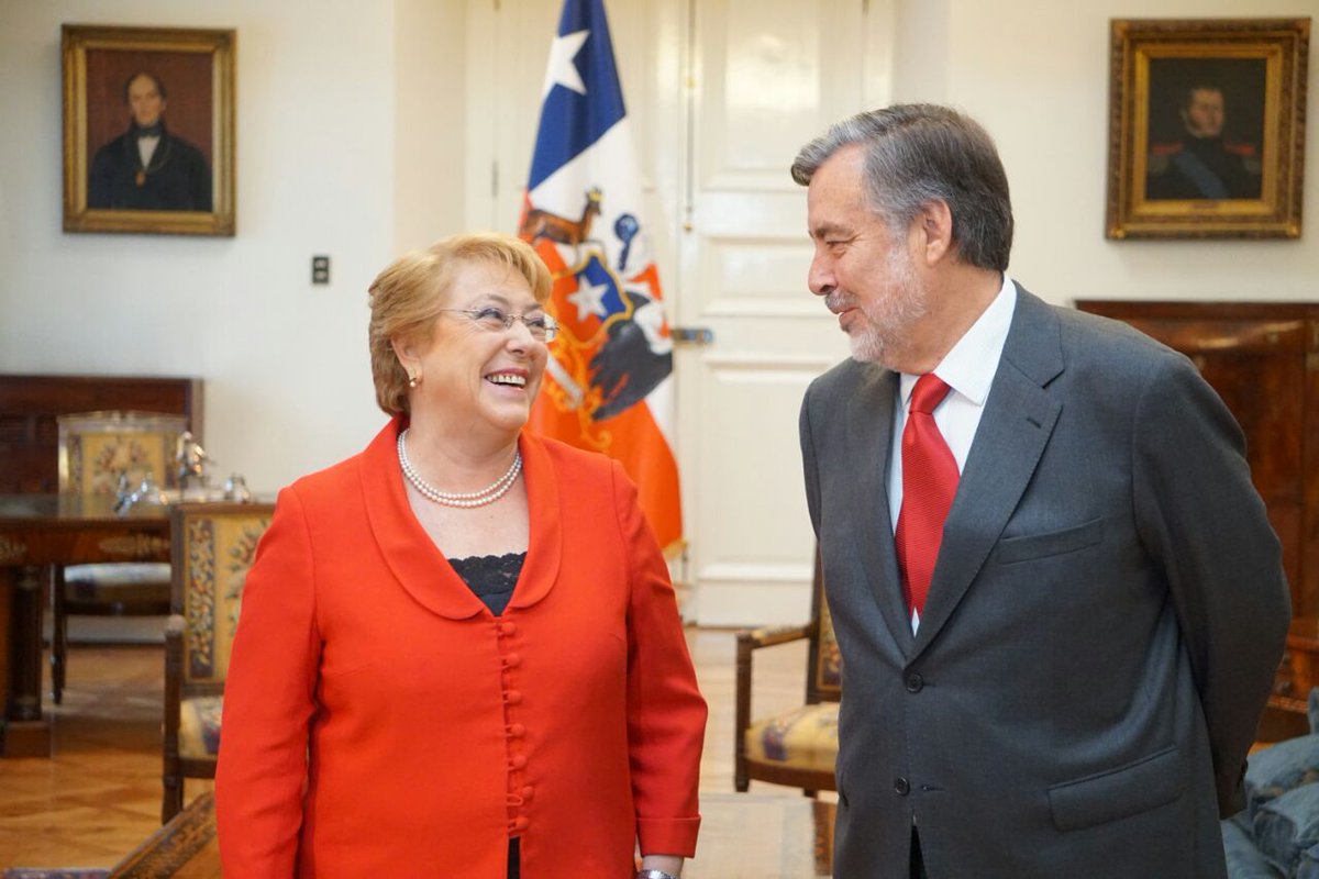 Agradezco la invitación de <a href="/mbachelet/">Michelle Bachelet</a>. El país habló fuerte y claro, por la demanda de renovación y cambio. Necesitamos profundizar el poder de la gente.
