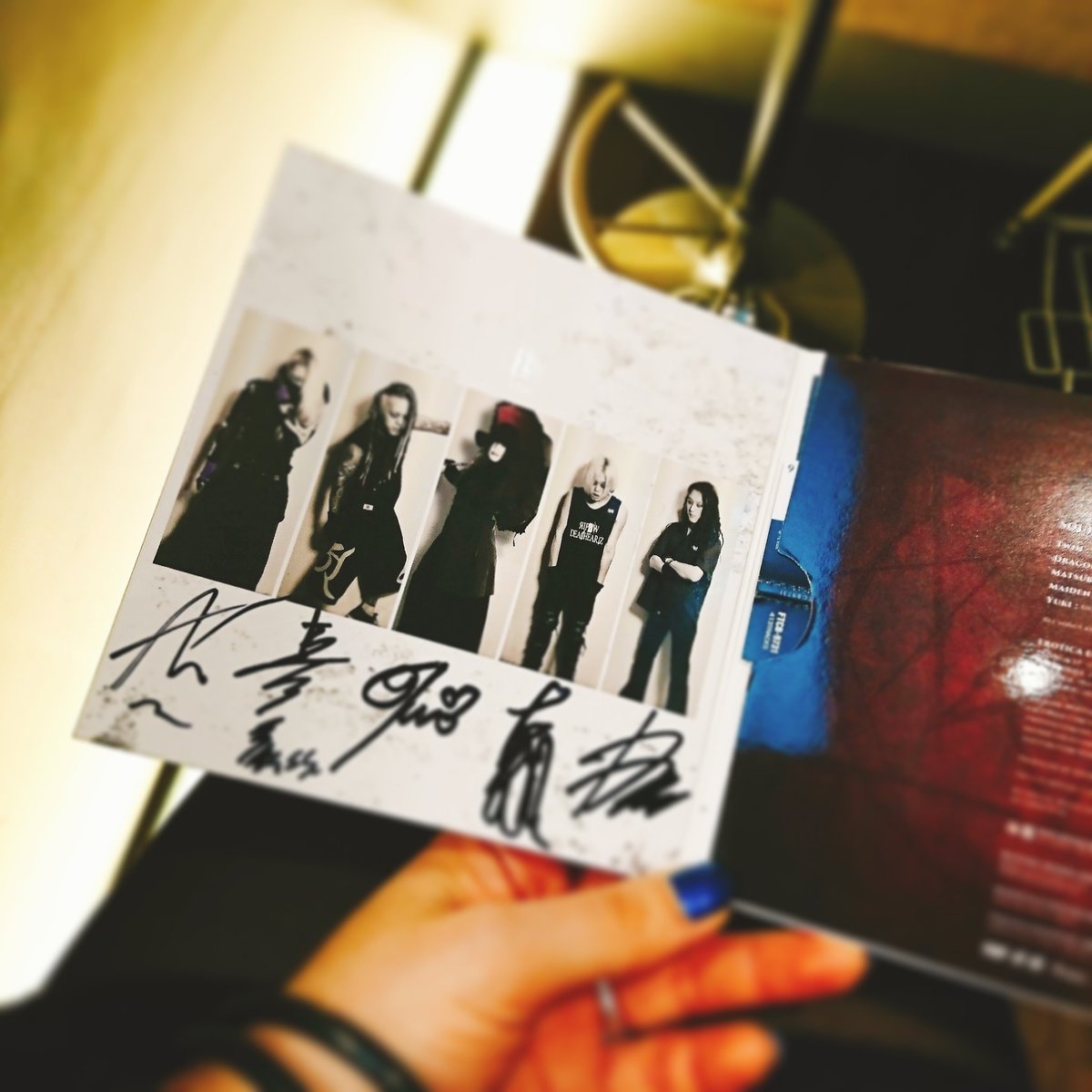 rohan_mar's tweet photo. 買いました♪
お家帰ったら聞こ\(^-^)/
明日始発でそのまま出勤だから明日の夜まで無理か(泣)
#SOUNDWITCH
#EUROPEEDITION https://t.co/8VWQvhQFvk