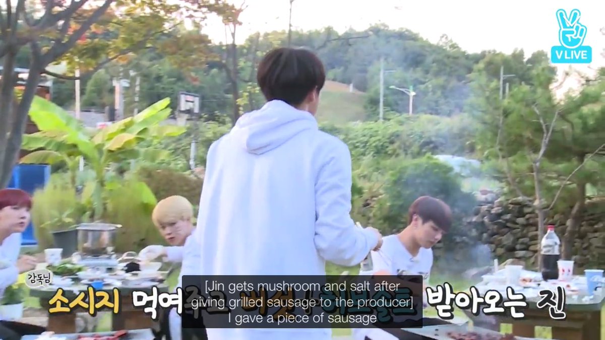 aRMyciti's tweet photo. HOW CAN I EVER GET TIRED OF THESE CARING, HUMBLE BOYS? I LOVE THEM SO MUCH.
#GetToKnow_BTS
#BTSRUN28 https://t.co/qxc28iYR9H