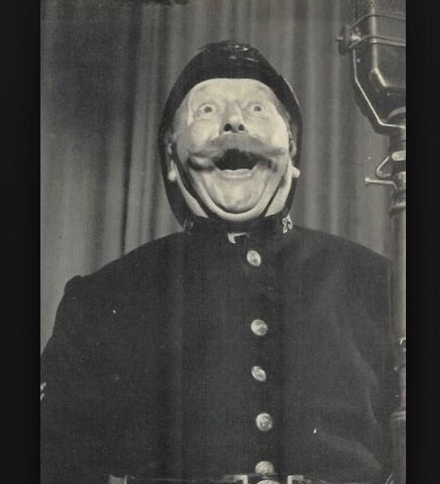 PhilVickersLP's tweet image. Can we have #ElloElloEllo Day?