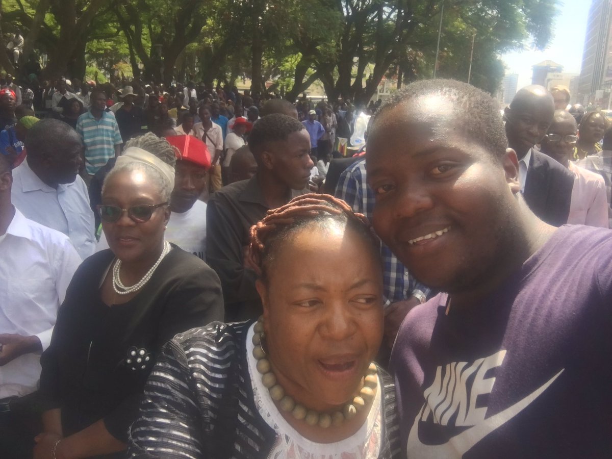 povonewstv's tweet photo. Yard Nat spokesperson with Charity Manyeruke at parliament for #Mugabe impeachment - 21 Nov 2017
#MugabeMustGo #MugabeMustFall #MugabeImpeachment #Zimbabwe #MugabeMustGoNow https://t.co/dJ0ko8imzs