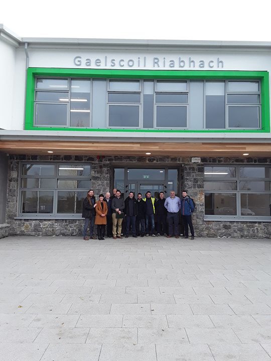 We have the keys to our scoil nua! Well done to Dora, Pól, the board of management, Cairde, the school community and all those who worked behind the scenes to make the scoil nua a reality. ift.tt/1rpUEjj