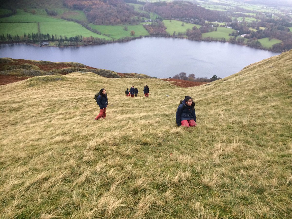 dixonsma_2024's tweet photo. Class of 2024 scholars literally climbing their mountain! Some fantastic examples of scholars working together and showing grit and determination. #dmagrowthmindset #dmapositivity https://t.co/CJ8Z0qkvJQ