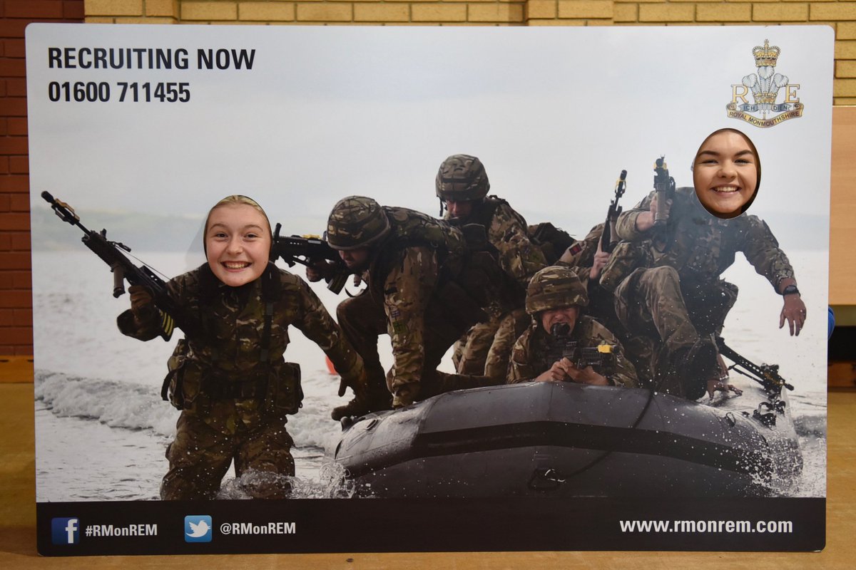 RMonREM's tweet photo. Members of @108FdSqn hosted students from @GowerCollegeSwa for an insight into the Army Reserve Royal Engineers @ProudSappers #findwhereyoubelong #RMonREM #SwanseaSappers https://t.co/nXIzwoApVW
