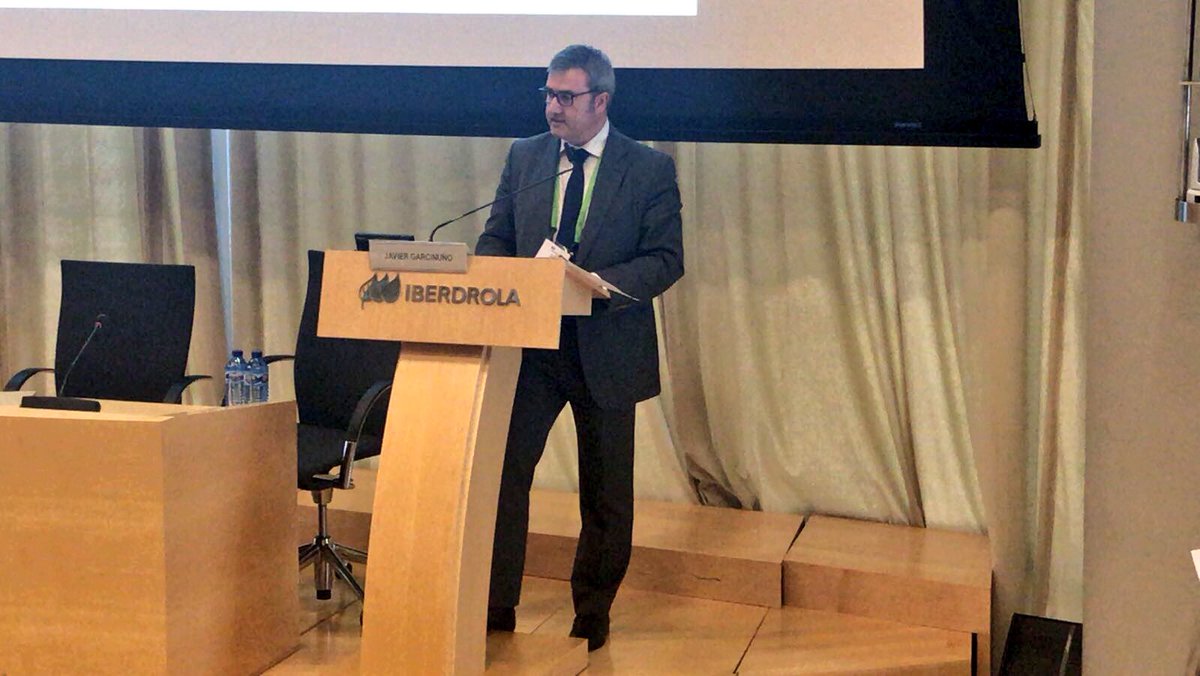 InnolabBilbao's tweet photo. Javier Garcinuño va a poner el foco en el 2018:

En la transformación perpetua e incertidumbre permanente en la que estamos, la propuesta de @InnolabBilbao es hacer esta transformación juntos. Para hacer a las #empresas Vascas más competitivas.

#WinWin #ILB17 https://t.co/HRAWAzedEQ