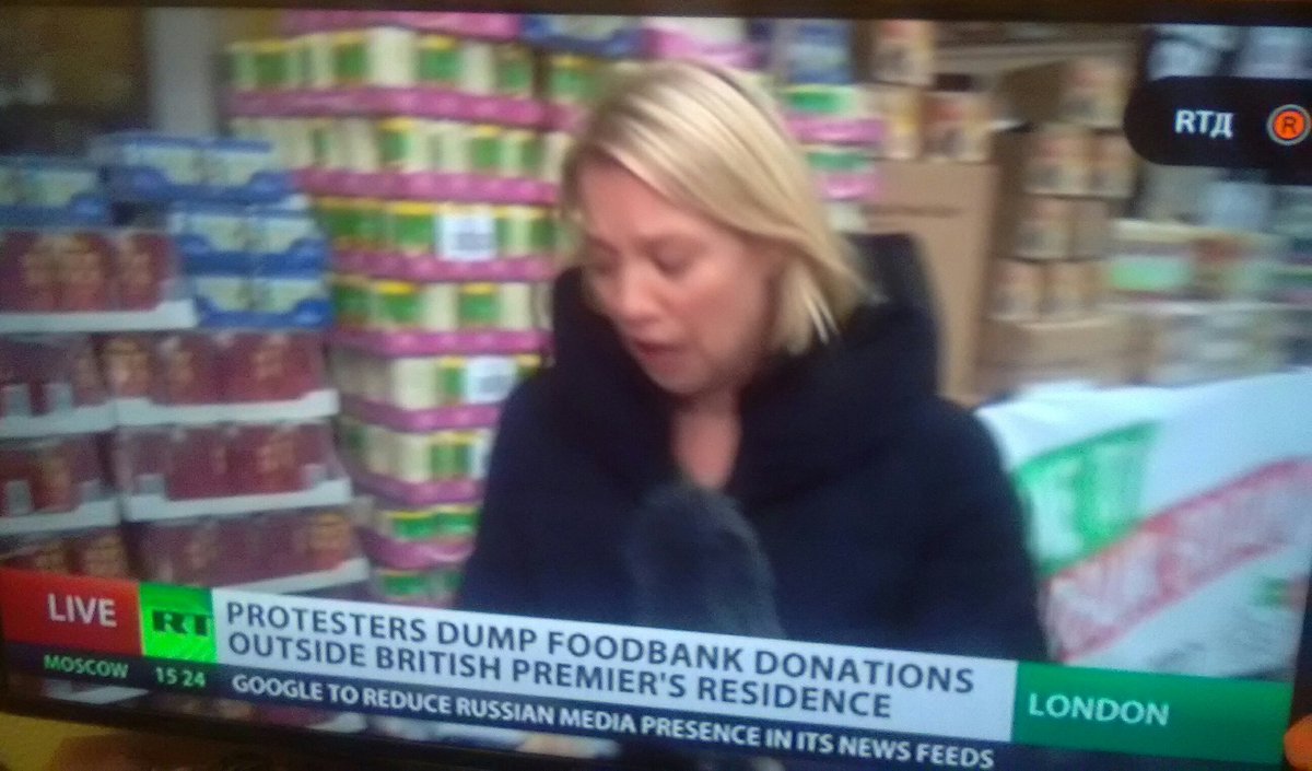 l_ronaldson's tweet photo. This is going on outside Downing Street right now. Not that you will hear anything about it from the main News Channels or Tory Rags. Shame on the Tories they have turned this Island into a third world Country where it's citizens have to beg for food because of Tory Policies. https://t.co/NyMYQcEVQt