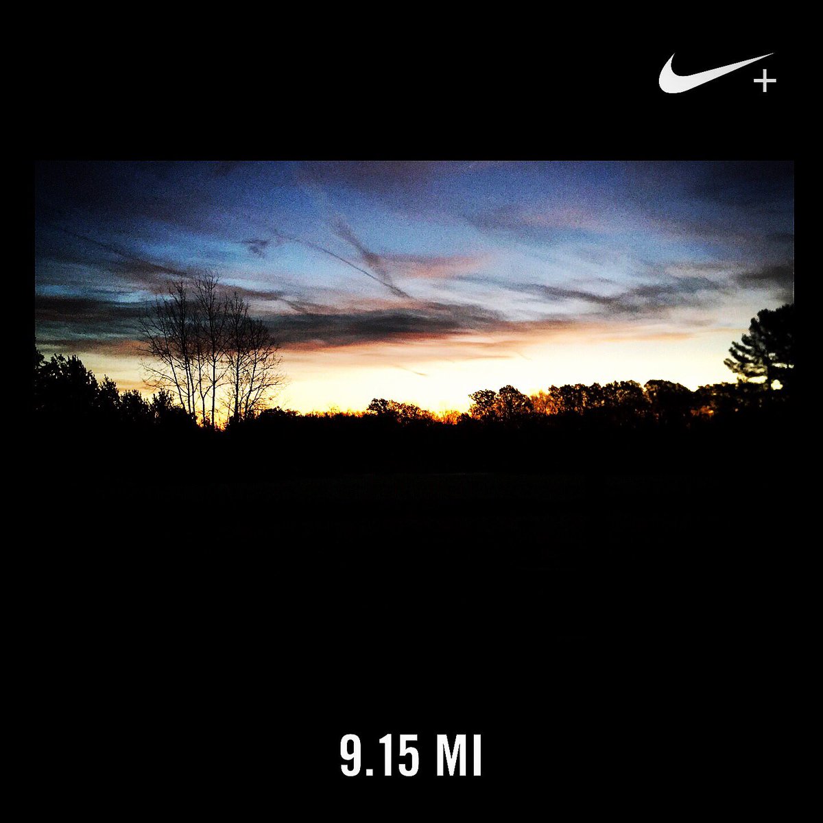 DanaMDombrowski's tweet photo. Chasing Turkeys π¦ #allgobble #nowobble #justrun #thanksgivingweek @nikewomen @NikeRunning #CLE #November #havecourageandbekind https://t.co/a3AhRC67ET