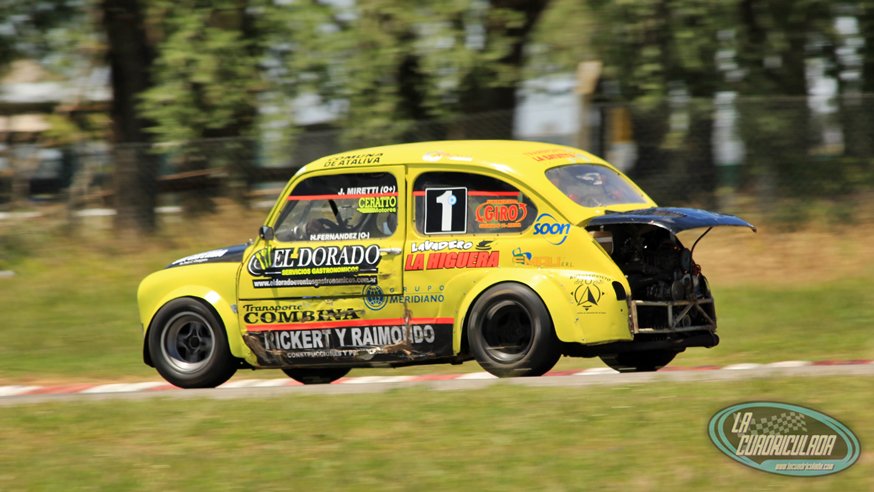 fiat_600ts's tweet photo. @FernandezGringo Imparable en el @OvalodeRafaela . https://t.co/JV2CsxzCPi https://t.co/Fp6n8UXjYW