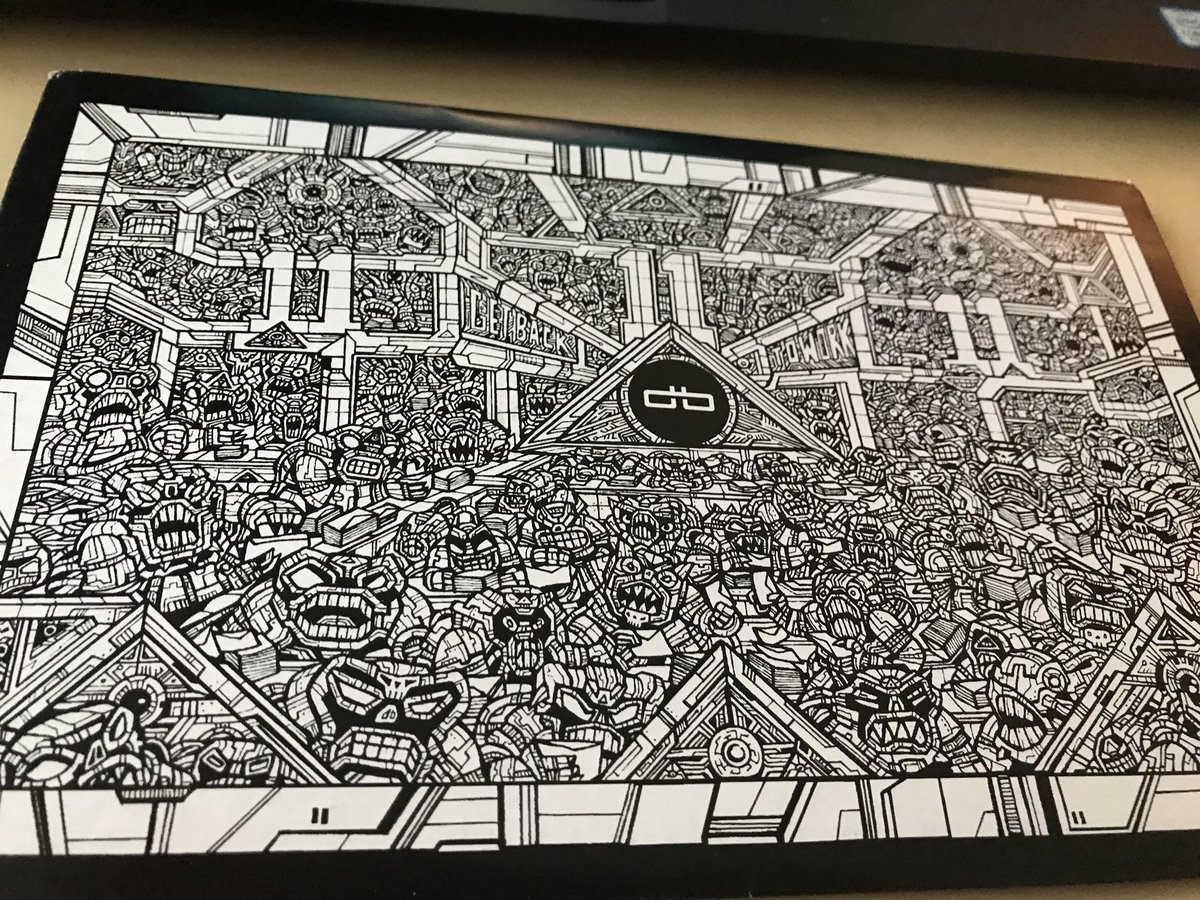 emilpytka's tweet photo. First one @dbrand #blackdragon https://t.co/9icJng4kw4