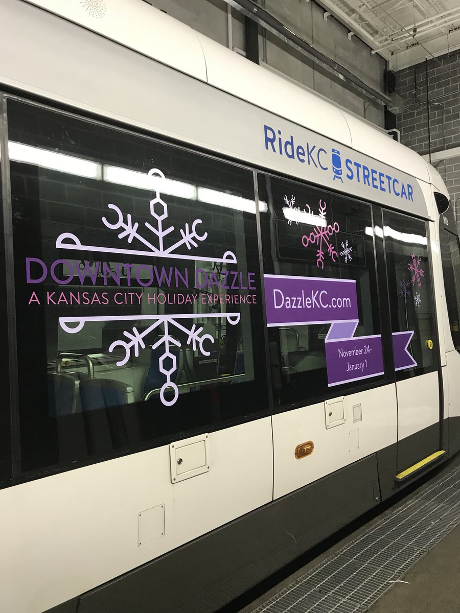 kcstreetcar's tweet photo. Getting ready for some @DazzleKC in Downtown #KC! #kcstreetcar #DazzleKC #HowWeDoKC https://t.co/KuZ84mMkSA