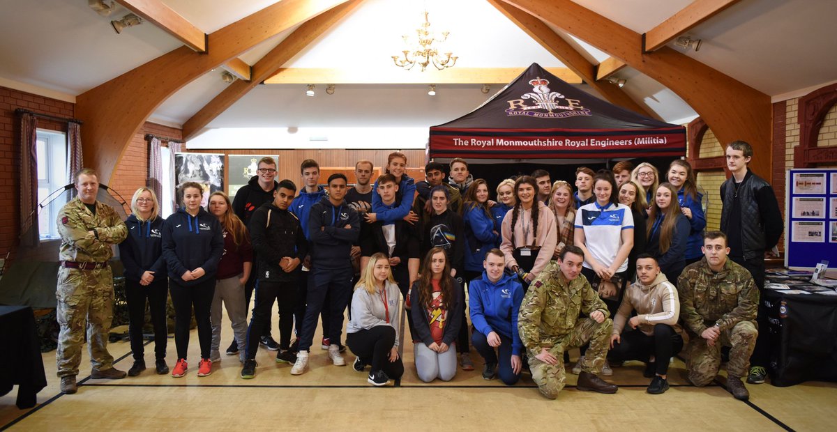 RMonREM's tweet photo. Members of @108FdSqn hosted students from @GowerCollegeSwa for an insight into the Army Reserve Royal Engineers @ProudSappers #findwhereyoubelong #RMonREM #SwanseaSappers https://t.co/2XV7AueOJ5