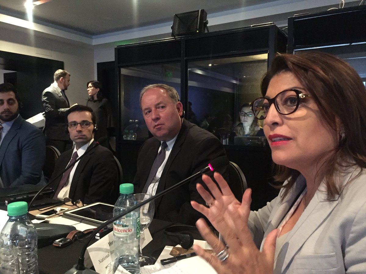 Wilmandrade's tweet photo. Gracia a la invitación @NDI asisto al encuentro Nacional d Gobierno Abierto #OGPArgentina.  en Ecuador debemos recuperar honradez, ética y para lograrlo necesitamos instituciones abiertas. @Lenin @AsambleaEcuador debemos ser parte d esta organización #luchaContraLaCorrupción https://t.co/5bXIOD1r8g