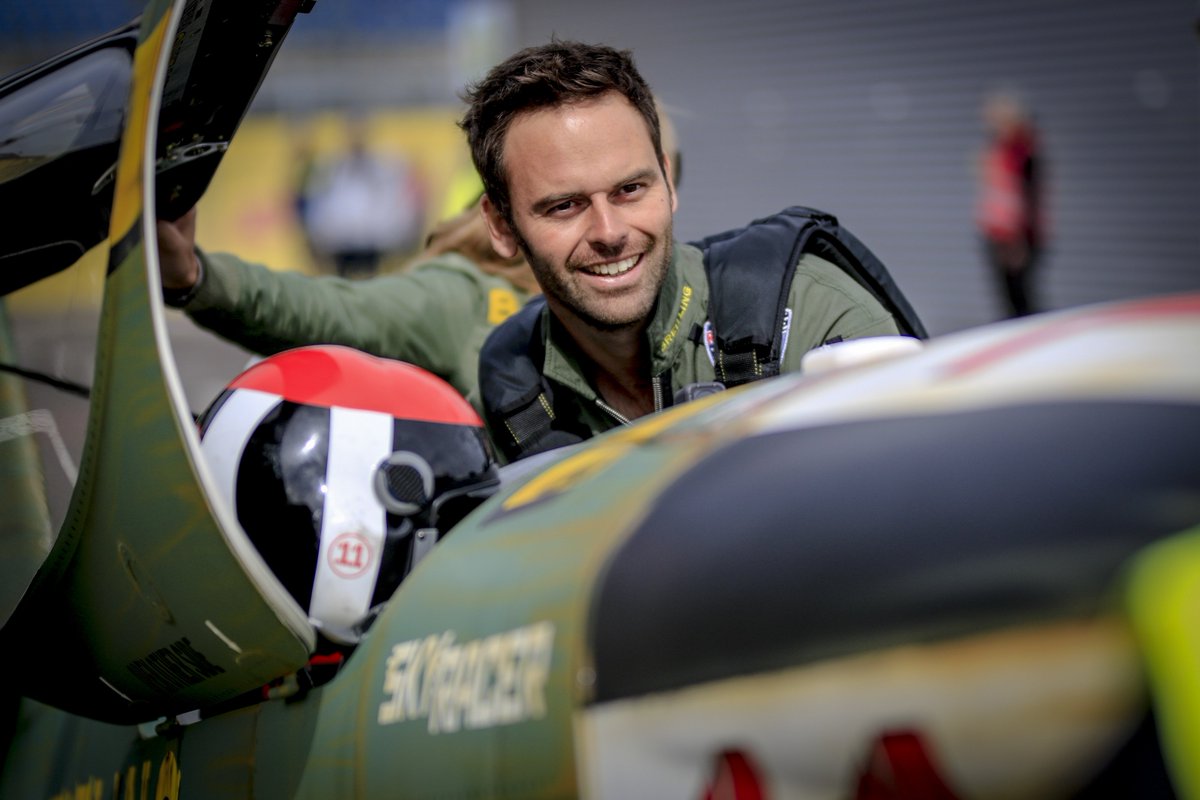 Some afternoon respite for you #airrace #11RACING 👌🤓🥐☕️ 👉👉👉 airrace.redbull.com/en_INT/article…