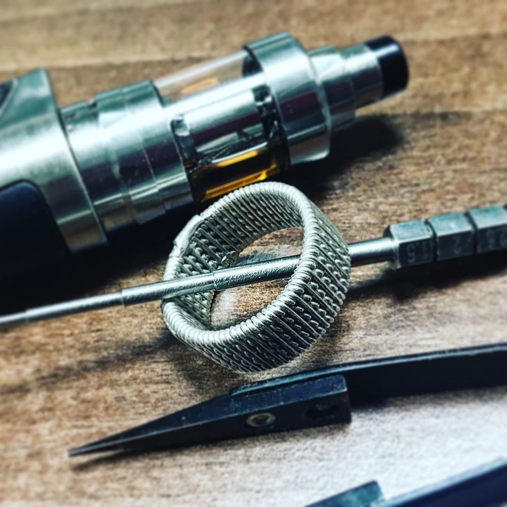 itihonoff's tweet photo. Отличная работа @bahchevanoleg #silver925 #vapering *************************************************
#vape #vapenation #vapetricks #vapelife #vapelove #vapetime #vapefriends #vapestagram #clouds #vaper #vapers #vapesociety #vaping #ejuice #eliquid #vapehooligans #vapeofthed… https://t.co/Kogn40xm7P
