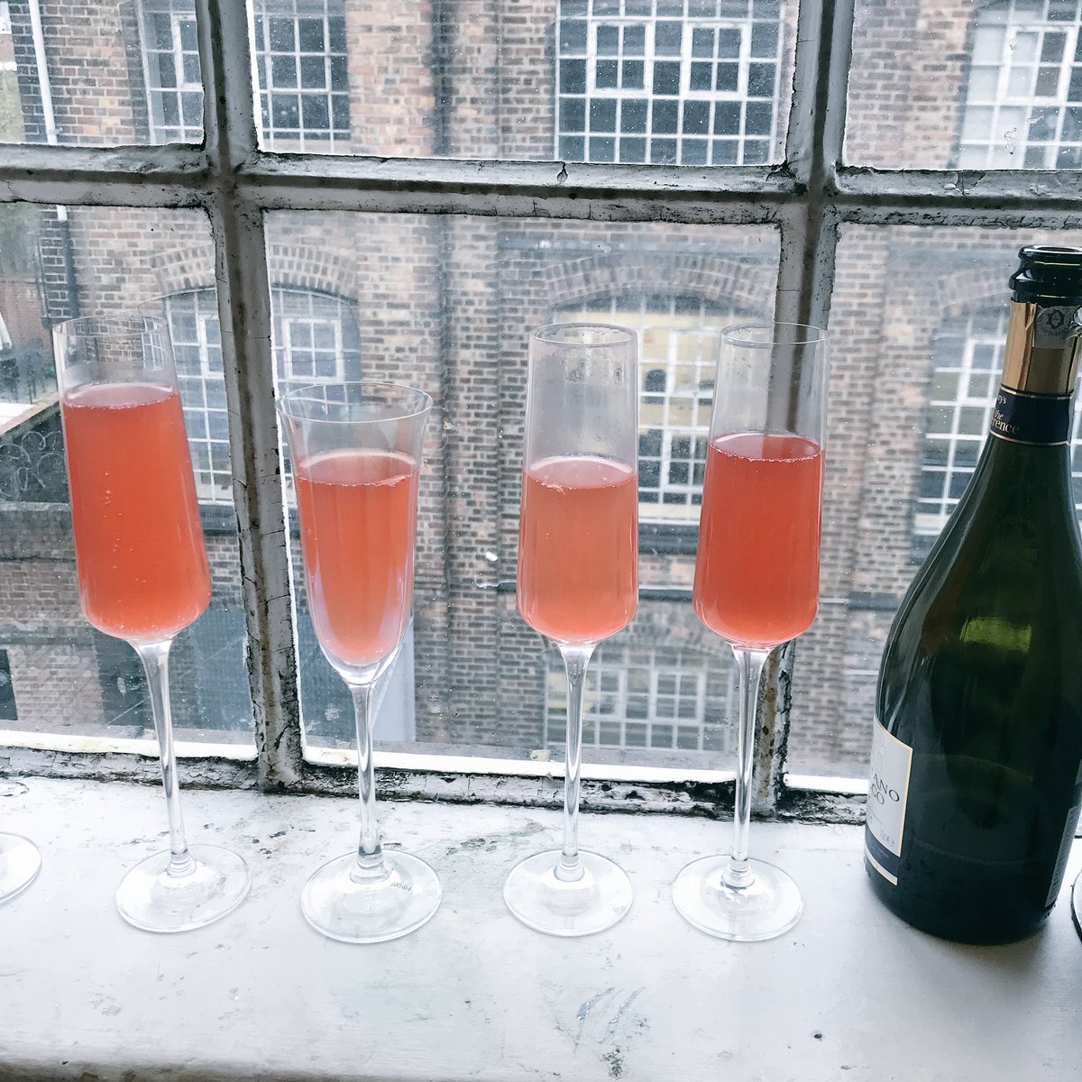 Grapefruit fizzes, all in a row. Lovely day shooting in Kentish Town with <a href="/danjonesphoto/">Dan Jones</a> @bakingfiction <a href="/_Poots_/">Tom</a> <a href="/deliciouslizzie/">Lizzie Kamenetzky</a>