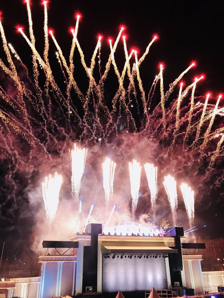MartinHildeberg's tweet photo. Come and watch the pyro &amp; light show at Liseberg, Gothenburg. If it’s open, there is a show for you to see! https://t.co/W4xpAFQVVE
