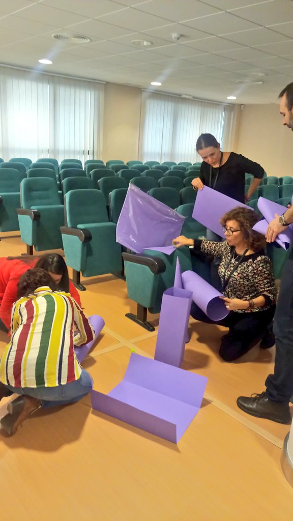 PuntosVuela's tweet photo. Última dinámica: Escultura Geométrica. ¿Cómo se les dan a los dinamizadores las manualidades? #EspacioenBlanco17 https://t.co/MUJSWVBJJG