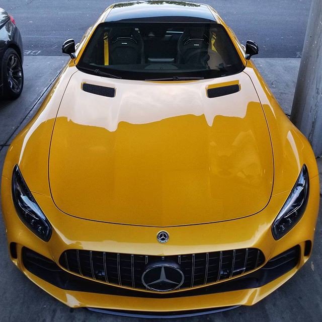 autos_miticos's tweet photo. Reposting @seanlabonte:
Road trippin... #amggtr #solarbeamyellow #mercedes #carsofinstagram #PorSchean #hypercar #amazingcars #igmotivation https://t.co/EX86SEwWeH