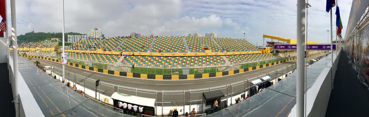GoldWolf_Racing's tweet photo. また今年もVIPホスピタリティに新しいゲストをお招き出来た事、本当に感謝しています。
Ferrari、HUBLOT、マカオの高級時計取扱店、ベントレーマカオ、三扇堂
#MacauGP2017 https://t.co/qOXHYbY9k6